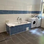 Messe 1 Apartament *